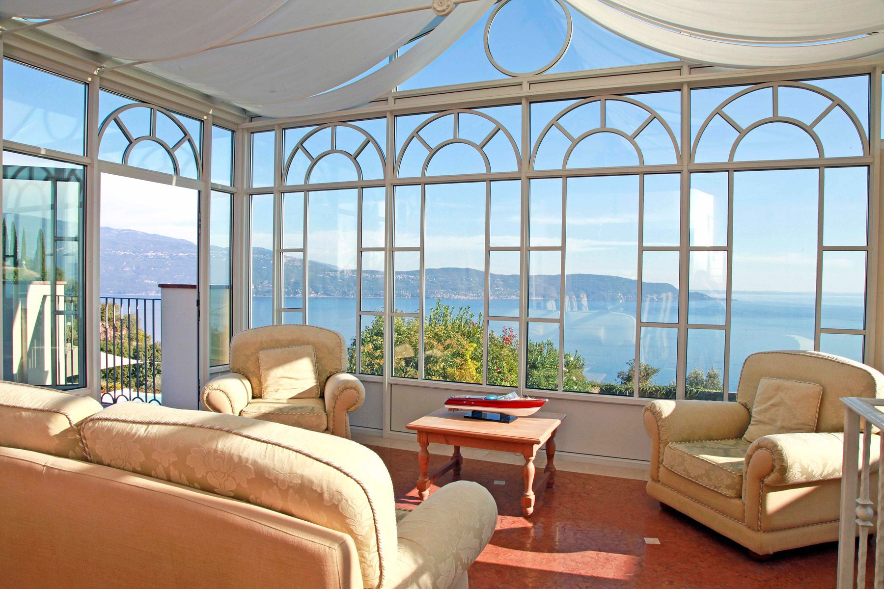 Lakeview Splendid Villa thumbnail 15