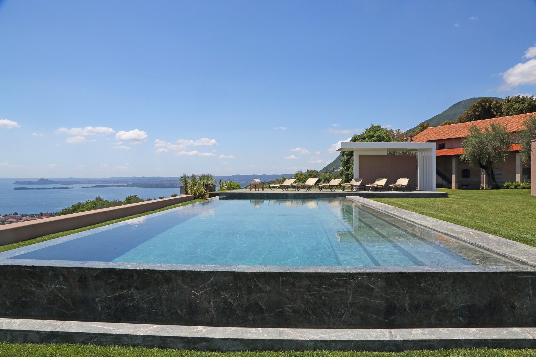 Villa Garda thumbnail 2